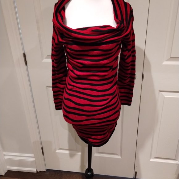 Long Top with black and red stripes. BNWT - Picture 1 of 6